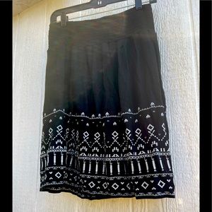 Knox Rose embroidery skirt